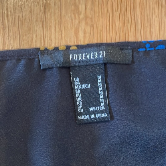 Forever 21 sparkle sequin mini skirt - Picture 4 of 5